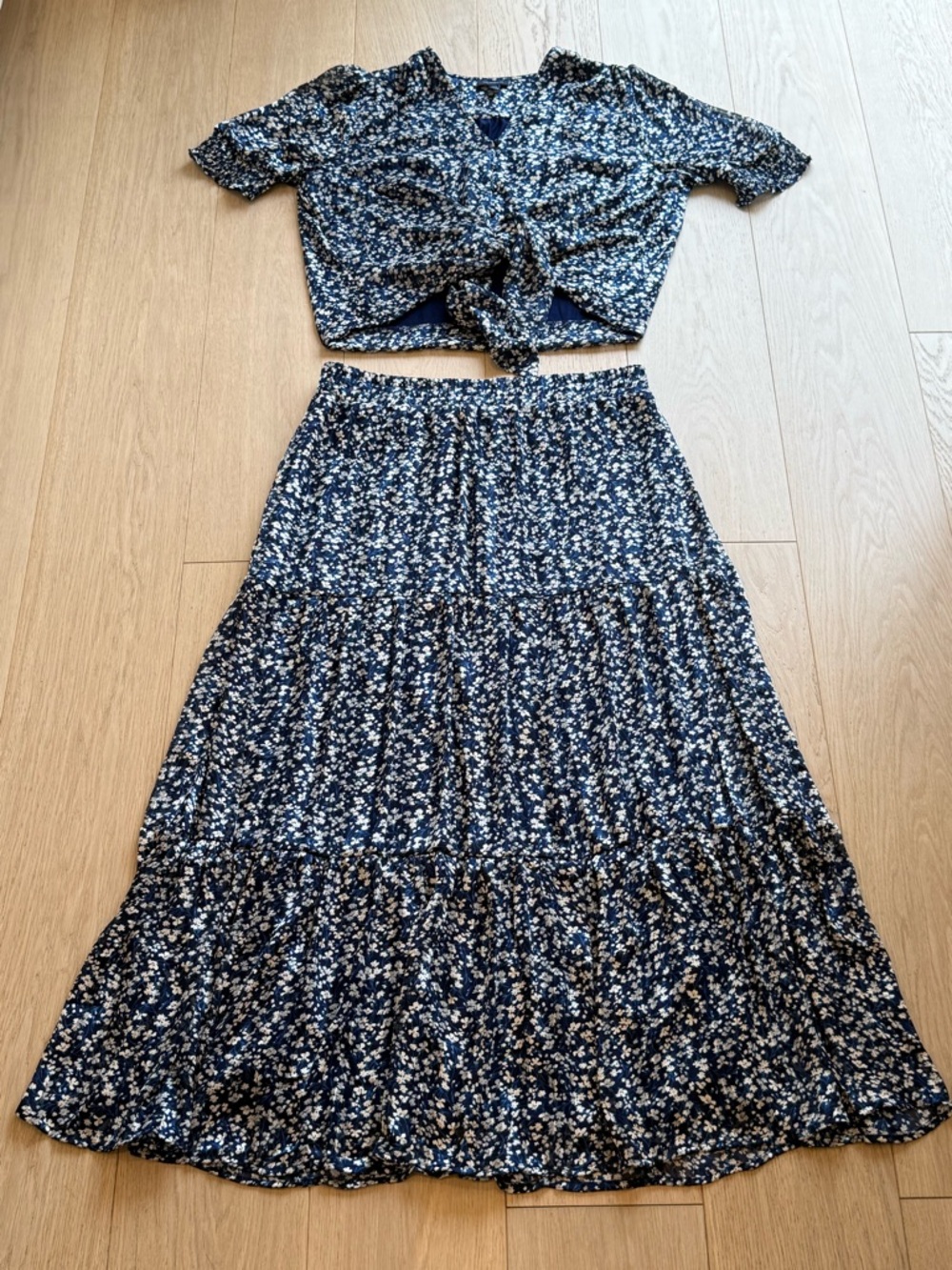 Floral Two Piece Set XL 🌿 Tie Front Top + Flowy Maxi Skirt